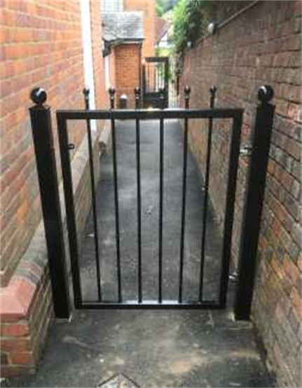 Metal pedestrian gate